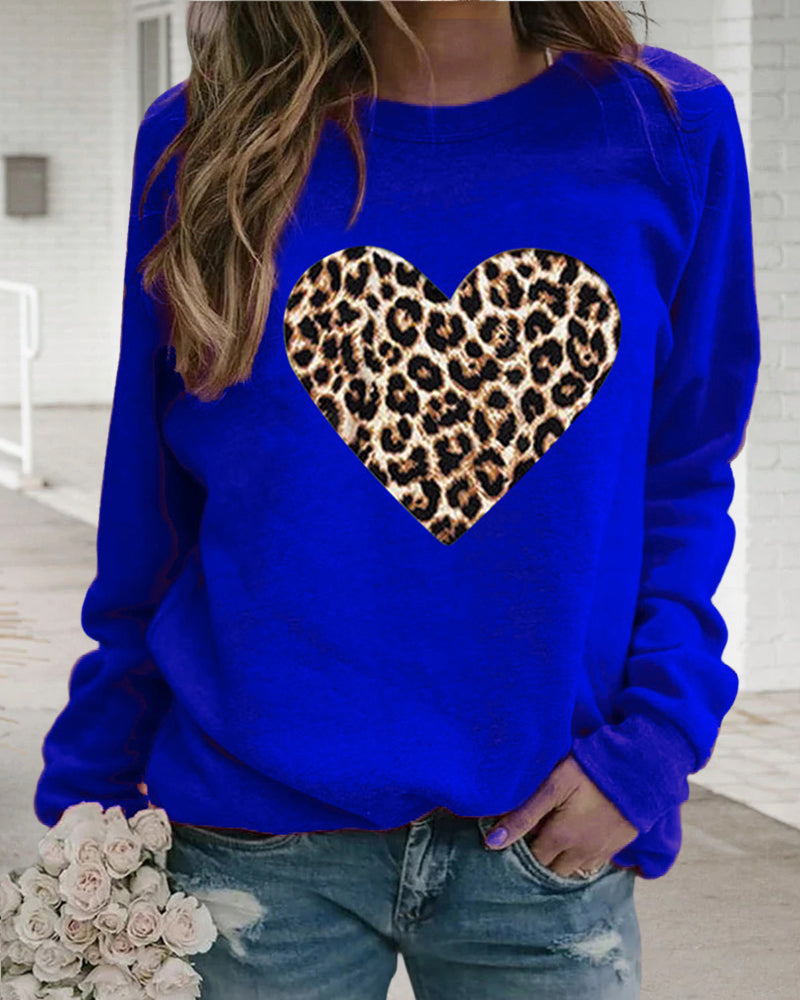 Lenka - Felpa elegante con stampa cuori leopardati 