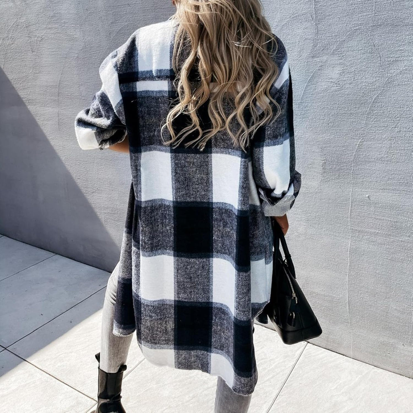 LUNA - elegante Karo-Strickjacke für Frauen