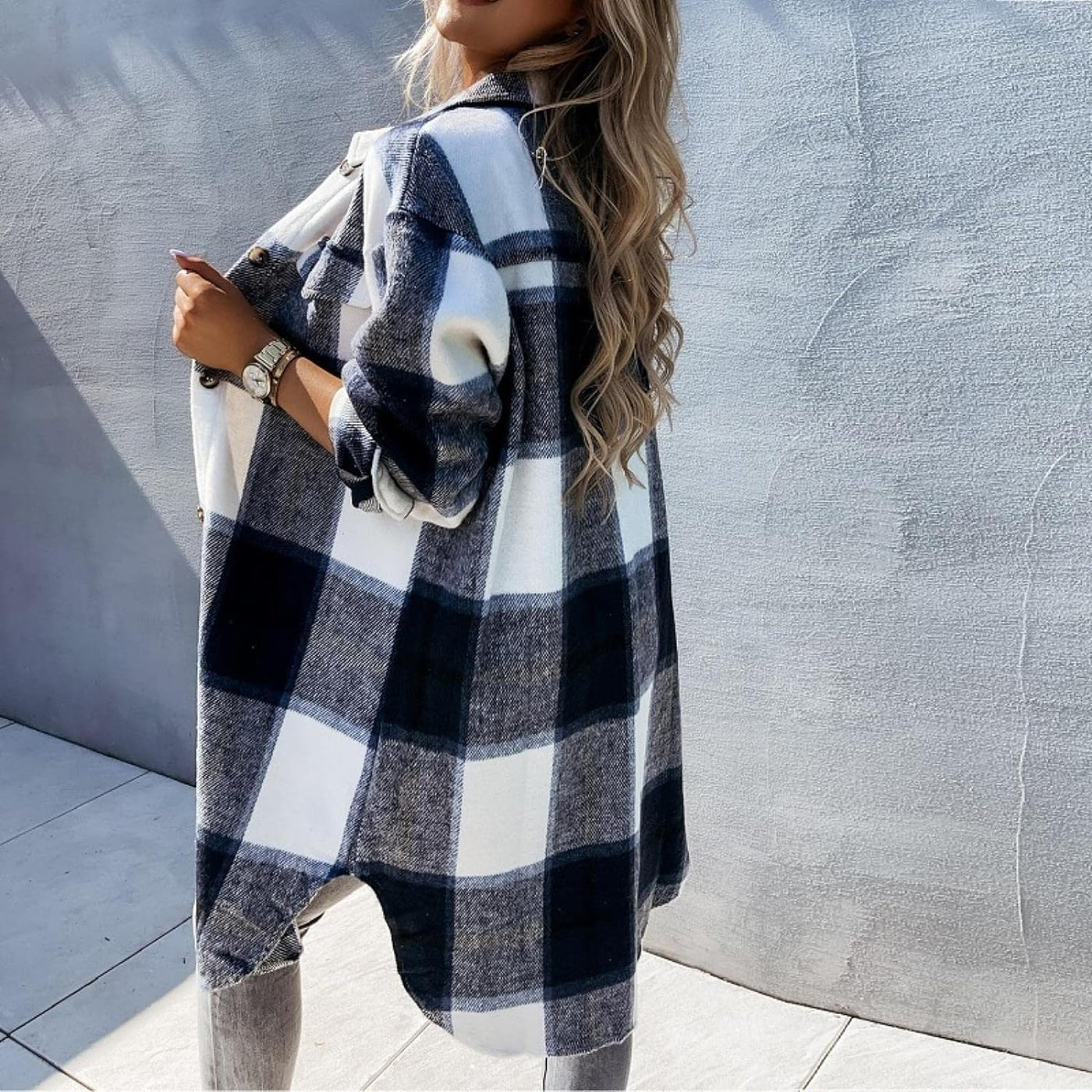 LUNA - elegante Karo-Strickjacke für Frauen
