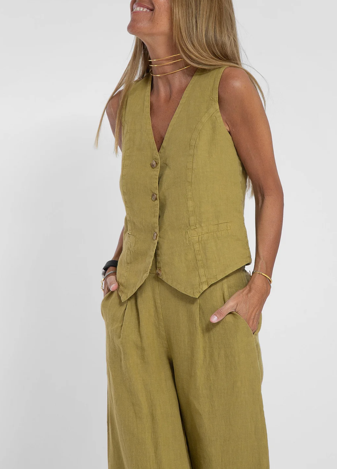 Classy: set combinato di camicia e pantaloni in lino 