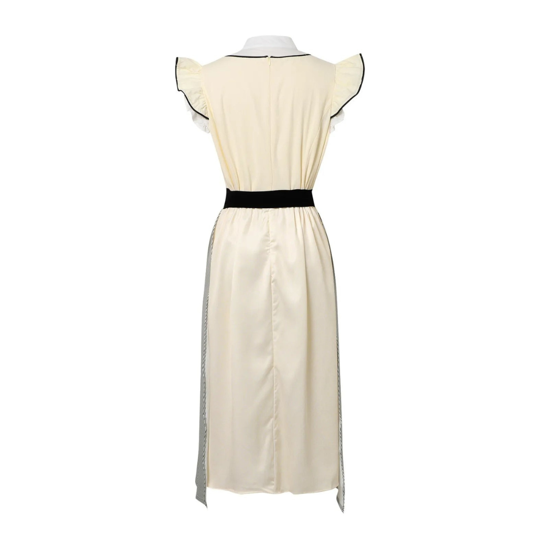 Elegantes Damen Oktoberfest Dirndlkleid mit schicker Schürze, formvollem Schnürmieder und authentischen Details