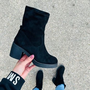 Aida | Klassische Wildlederstiefel mit hohem Absatz