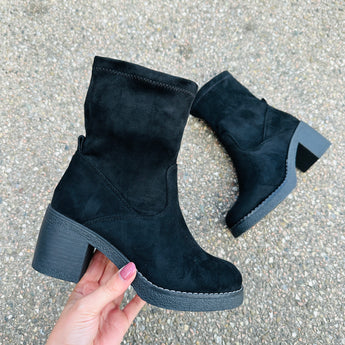 Aida | Klassische Wildlederstiefel mit hohem Absatz