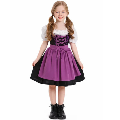 Charmantes Mädchen-Dirndlkleid mit Schürze im authentischen traditionellen Stil