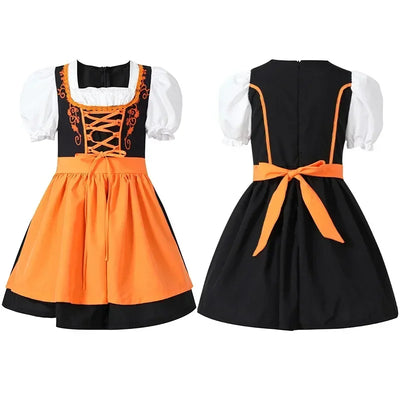 Charmantes Mädchen-Dirndlkleid mit Schürze im authentischen traditionellen Stil