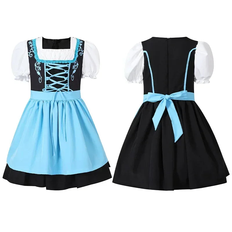 Charmantes Mädchen-Dirndlkleid mit Schürze im authentischen traditionellen Stil