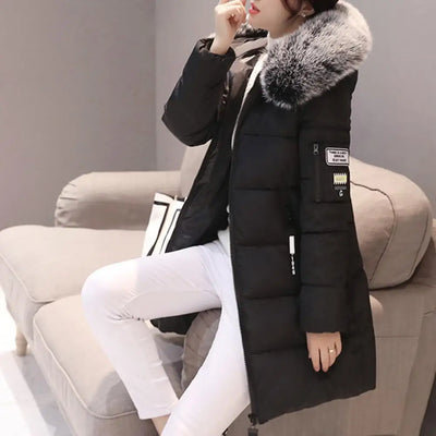 Holly - Warme Pufferjacke mit Fell (vegan)