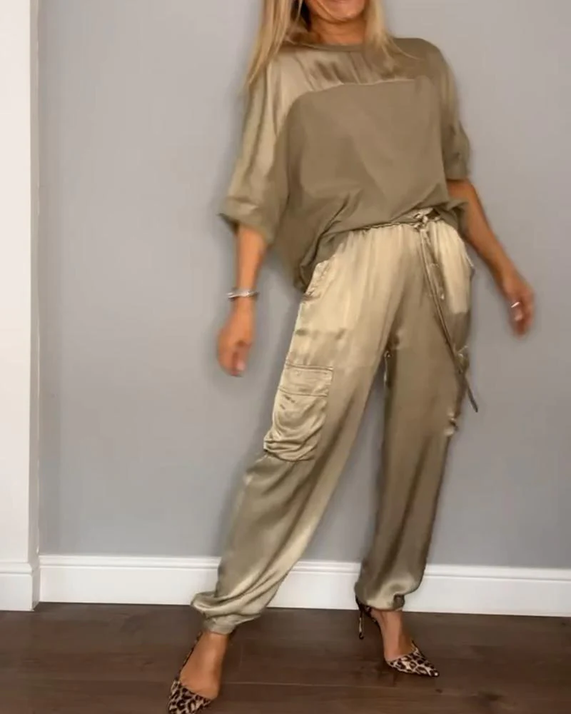 Sandra™ | Abito da donna 2 pezzi con maniche corte e pantaloni realizzato in raso liscio