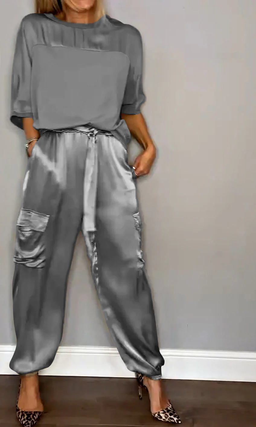 Sandra™ | Abito da donna 2 pezzi con maniche corte e pantaloni realizzato in raso liscio